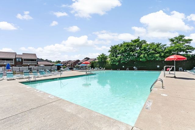 95 Greenbrook Dr 95, Stoughton, MA 02072