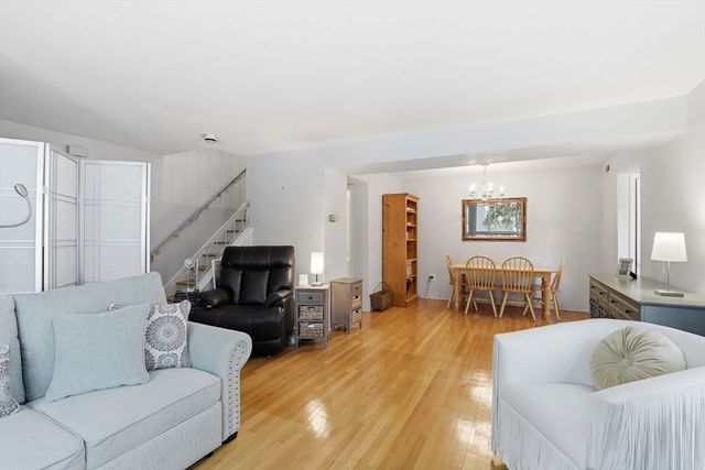 95 Greenbrook Dr 95, Stoughton, MA 02072