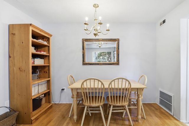 95 Greenbrook Dr 95, Stoughton, MA 02072