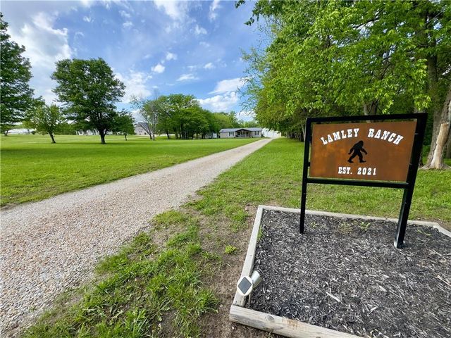 1981 SW State Route 2 Highway, Garden City, MO 64747