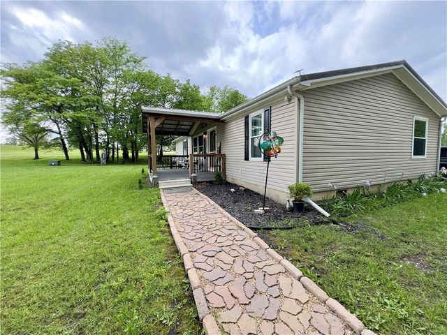 1981 SW State Route 2 Highway, Garden City, MO 64747