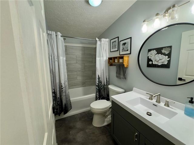 1981 SW State Route 2 Highway, Garden City, MO 64747