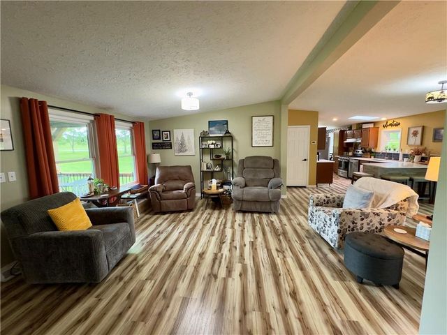 1981 SW State Route 2 Highway, Garden City, MO 64747