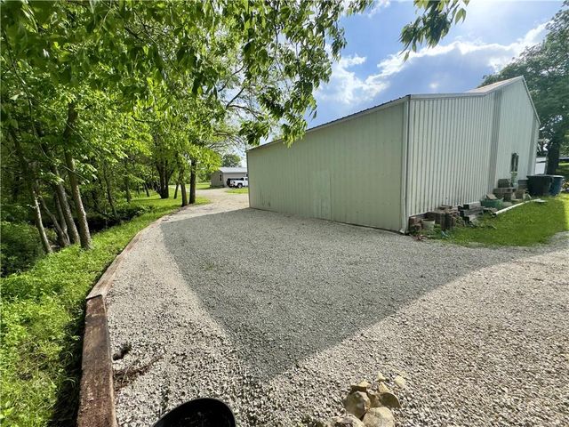 1981 SW State Route 2 Highway, Garden City, MO 64747