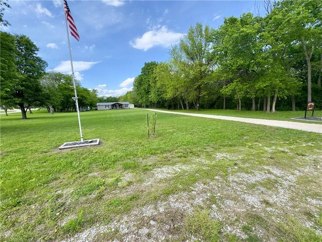 1981 SW State Route 2 Highway, Garden City, MO 64747