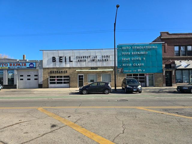 6247 N Clark Street, Chicago, IL 60660