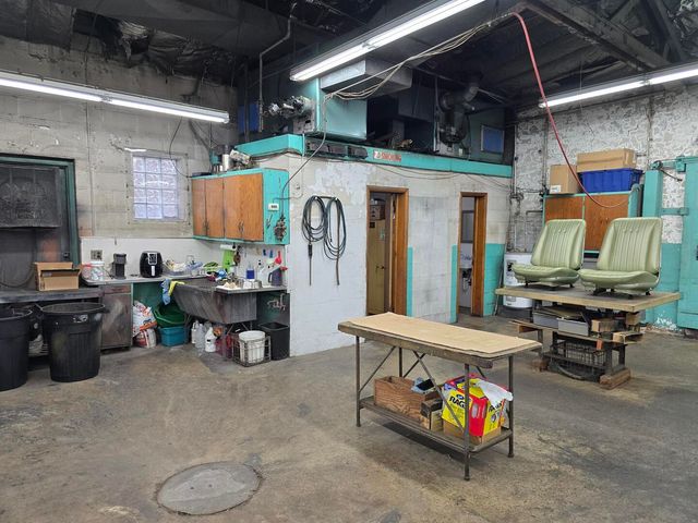 6247 N Clark Street, Chicago, IL 60660