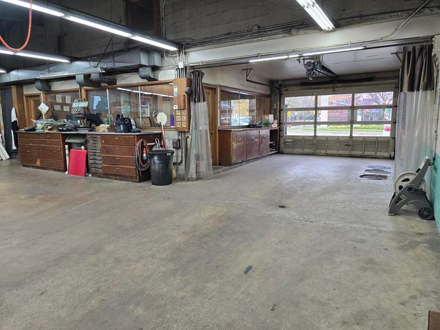 6247 N Clark Street, Chicago, IL 60660