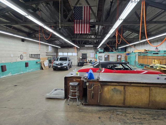 6247 N Clark Street, Chicago, IL 60660