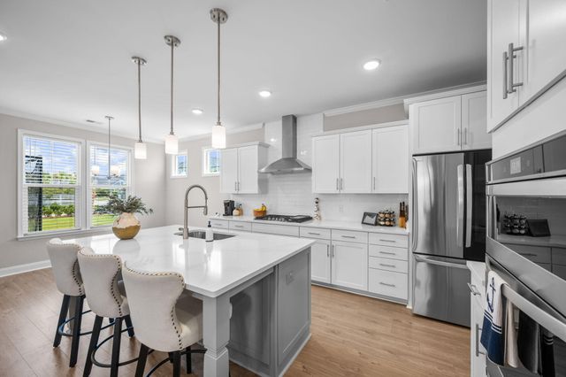 670 Blueway Avenue, Summerville, SC 29486
