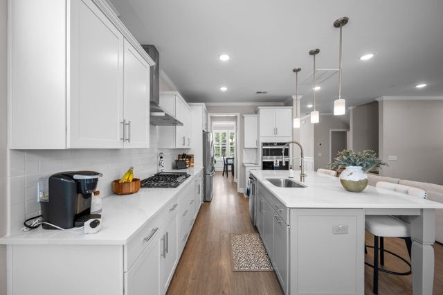 670 Blueway Avenue, Summerville, SC 29486