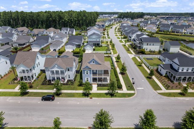 670 Blueway Avenue, Summerville, SC 29486