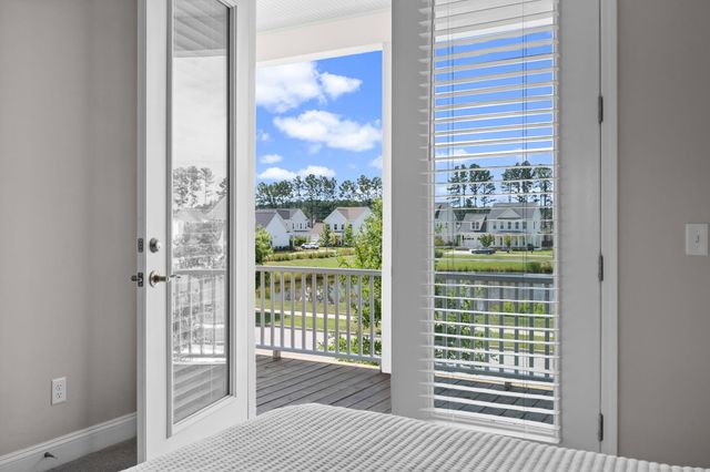 670 Blueway Avenue, Summerville, SC 29486