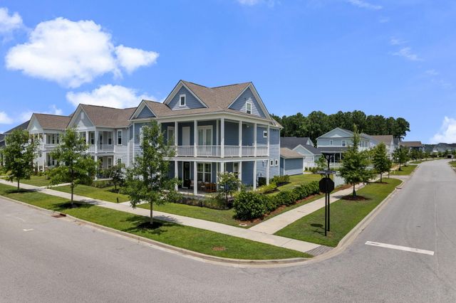 670 Blueway Avenue, Summerville, SC 29486