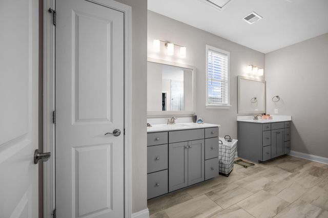 670 Blueway Avenue, Summerville, SC 29486