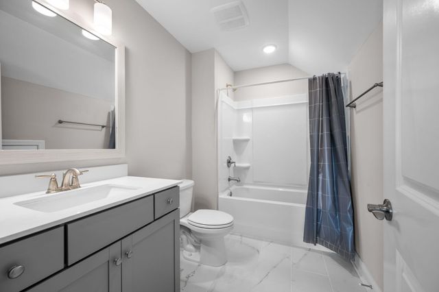 670 Blueway Avenue, Summerville, SC 29486