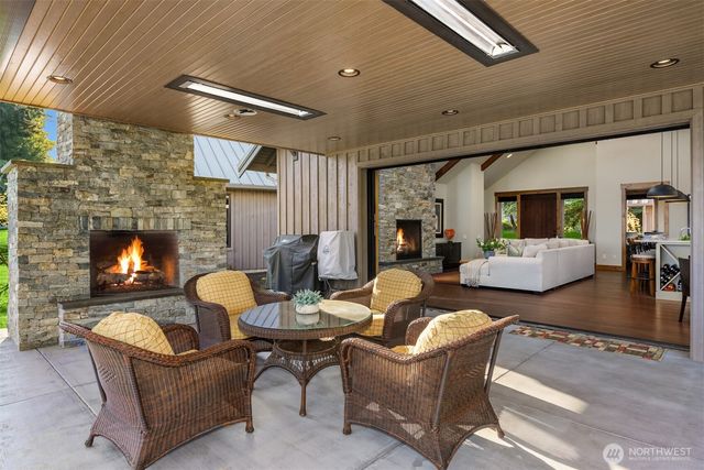 26868 Sunnyview Lane NE, Kingston, WA 98346