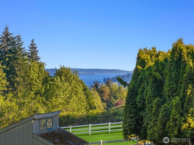 26868 Sunnyview Lane NE, Kingston, WA 98346