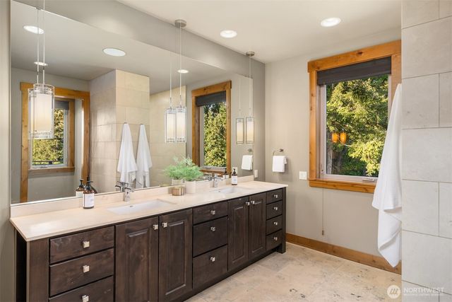 26868 Sunnyview Lane NE, Kingston, WA 98346