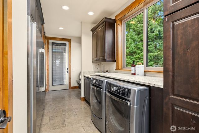 26868 Sunnyview Lane NE, Kingston, WA 98346