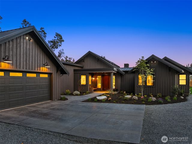 26868 Sunnyview Lane NE, Kingston, WA 98346