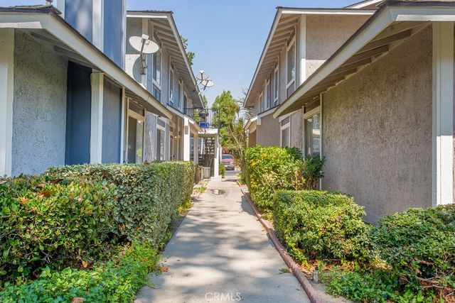 527 Spring Road 19, Moorpark, CA 93021