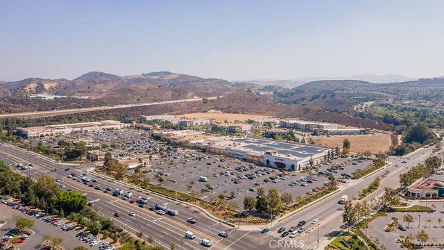 527 Spring Road 19, Moorpark, CA 93021