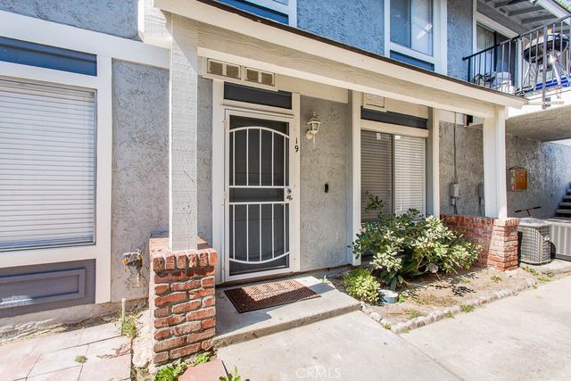 527 Spring Road 19, Moorpark, CA 93021