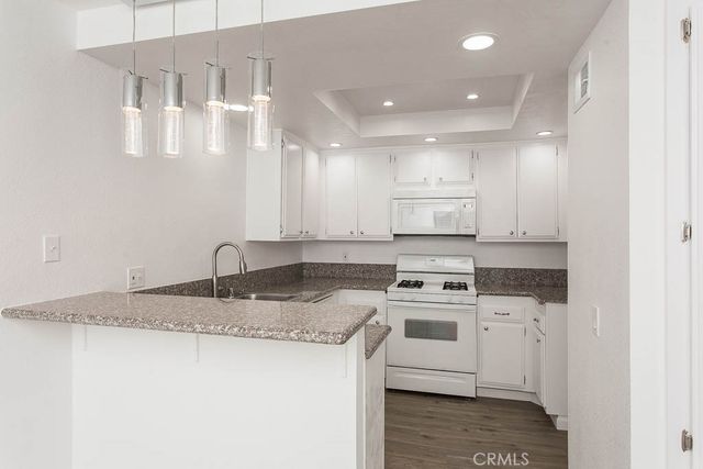 527 Spring Road 19, Moorpark, CA 93021