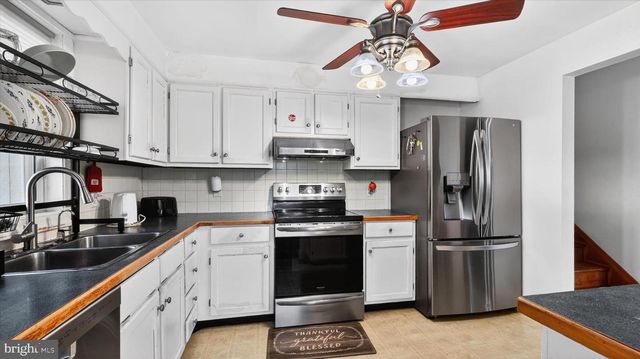 15 BUCKTHORN DRIVE, Carlisle, PA 17015