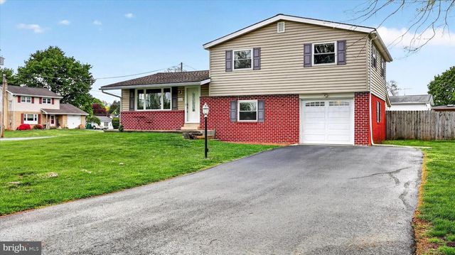 15 BUCKTHORN DRIVE, Carlisle, PA 17015