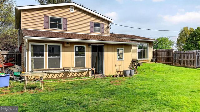 15 BUCKTHORN DRIVE, Carlisle, PA 17015