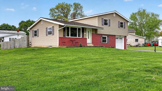 15 BUCKTHORN DRIVE, Carlisle, PA 17015