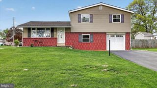 15 BUCKTHORN DRIVE, Carlisle, PA 17015