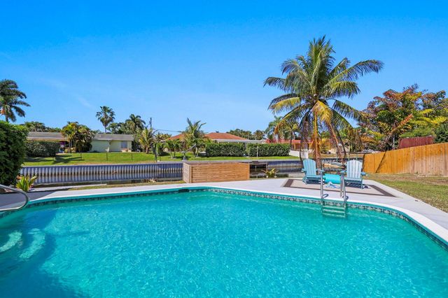 6797 Bayshore Drive, Lake Worth, FL 33462