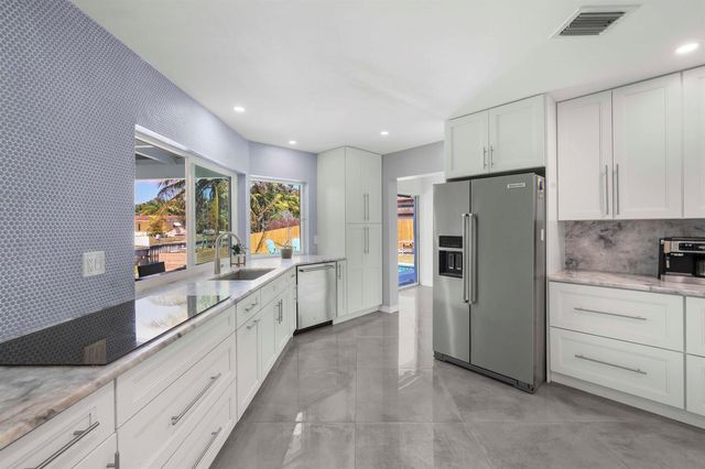 6797 Bayshore Drive, Lake Worth, FL 33462