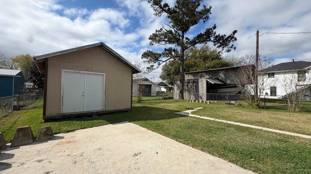 218 1st St, Houma, LA 70364