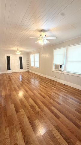 218 1st St, Houma, LA 70364