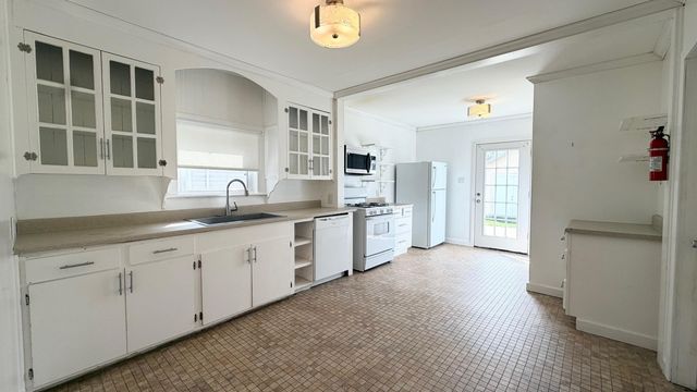 218 1st St, Houma, LA 70364