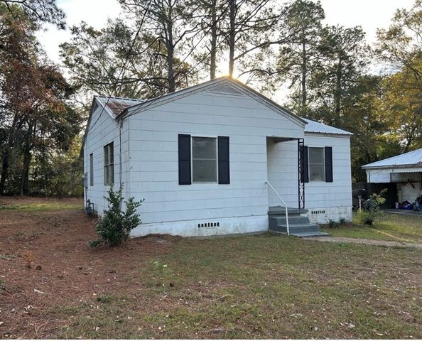 1267 SW S Park, Dothan, AL 36301