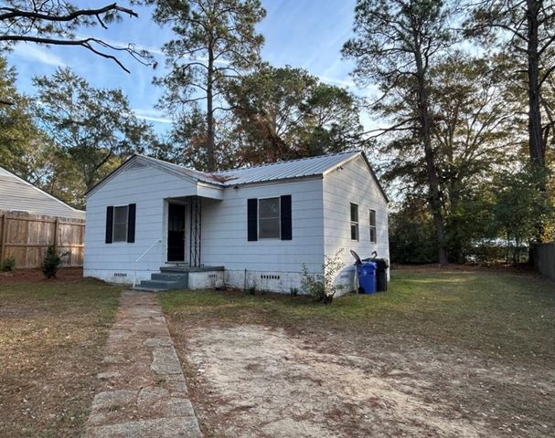 1267 SW S Park, Dothan, AL 36301