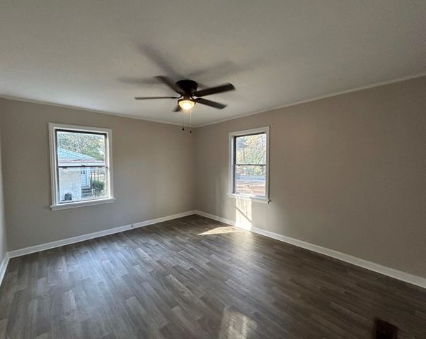 1267 SW S Park, Dothan, AL 36301
