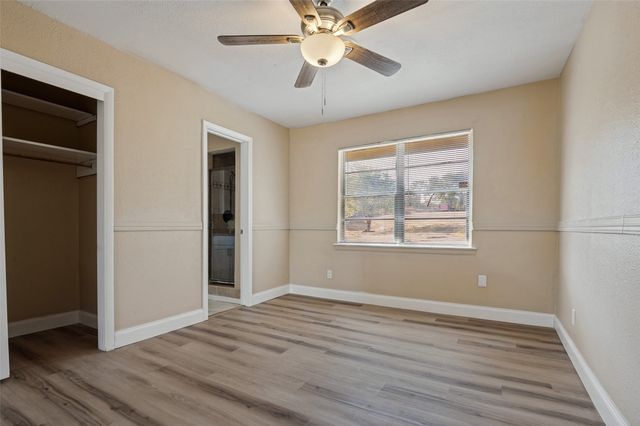 325 Crescent Drive, Grand Prairie, TX 75050