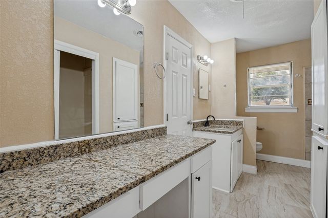 325 Crescent Drive, Grand Prairie, TX 75050
