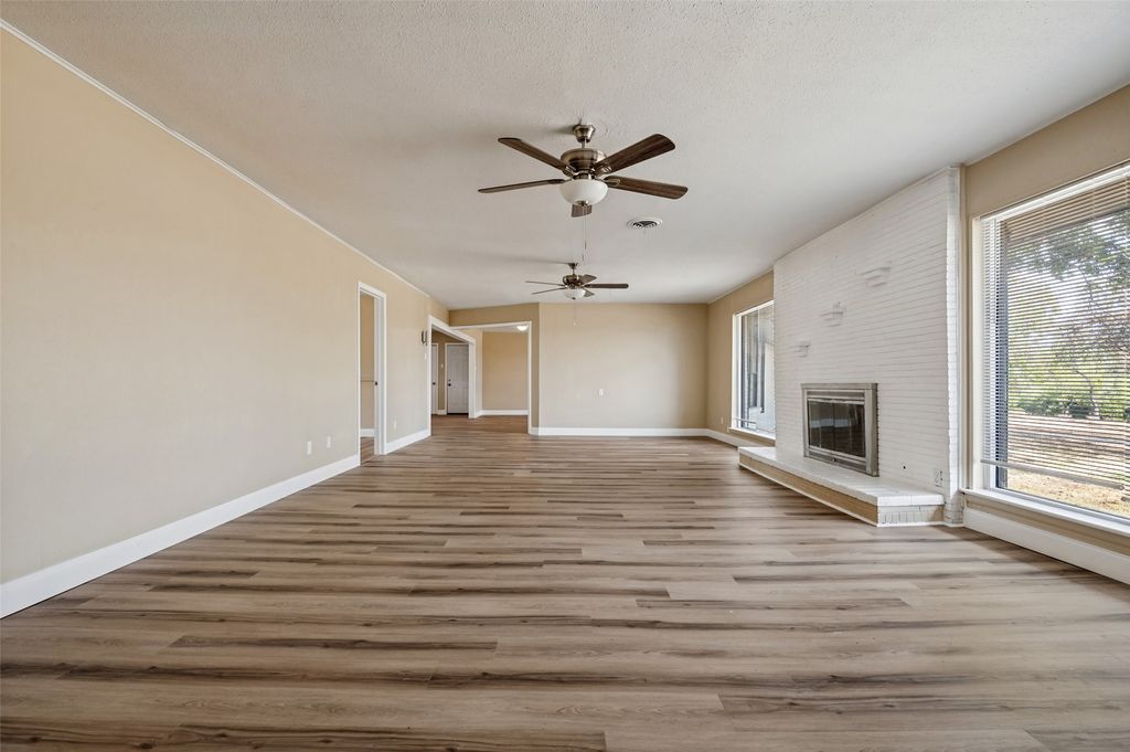 325 Crescent Drive, Grand Prairie, TX 75050 — photo 3