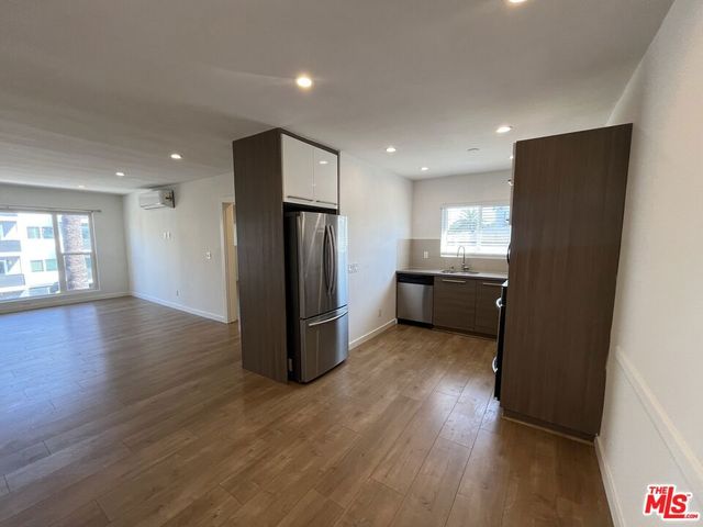 561 N Sweetzer Avenue, West Hollywood, CA 90048