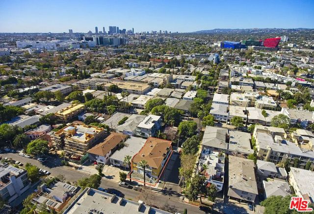 561 N Sweetzer Avenue, West Hollywood, CA 90048