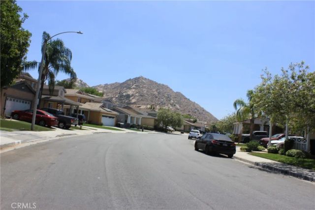 3914 Barbury Palms Way, Perris, CA 92571