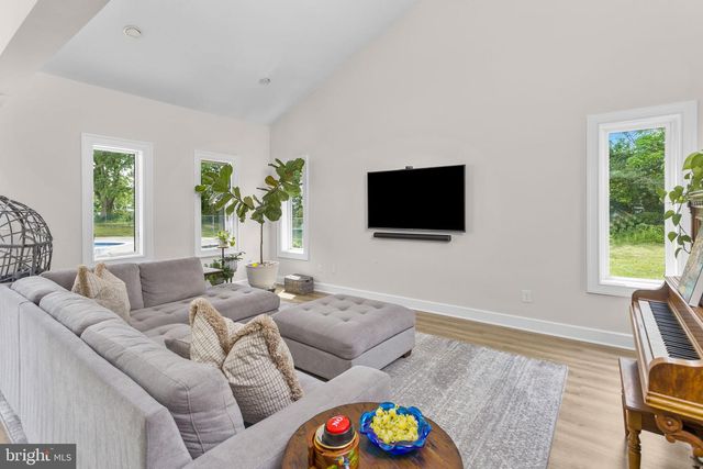 2576 MONMOUTH RD, Jobstown, NJ 08041