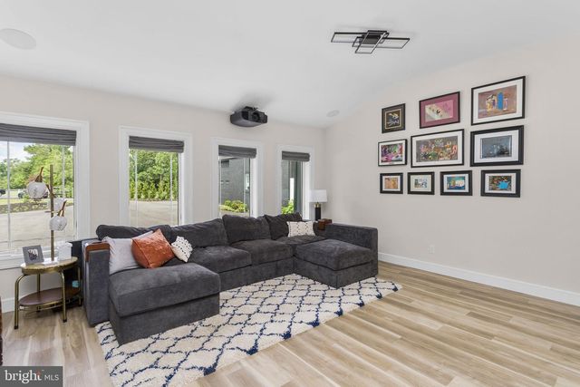 2576 MONMOUTH RD, Jobstown, NJ 08041